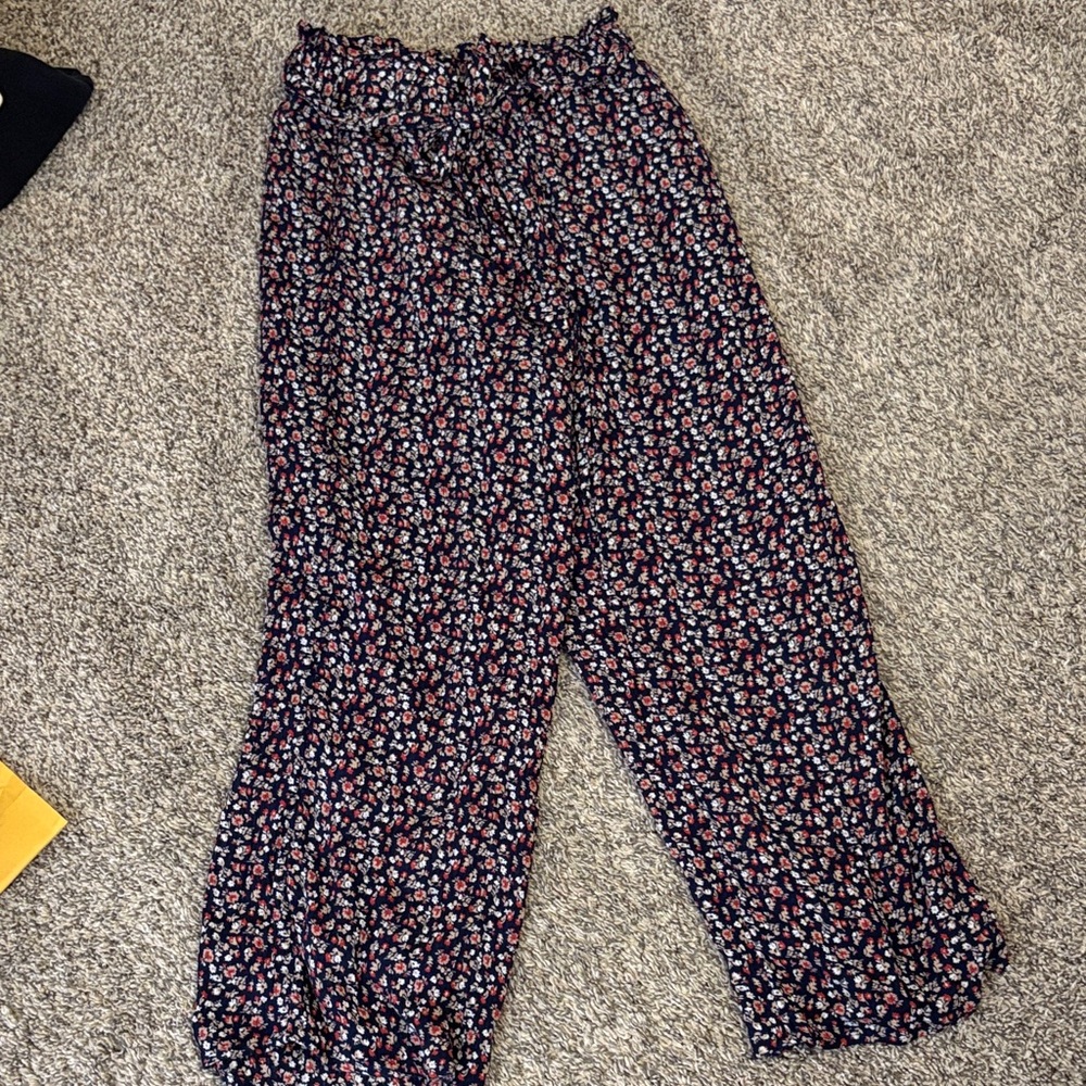 Hollister Floral Print Wide-Leg Pants - Picture 3 of 5